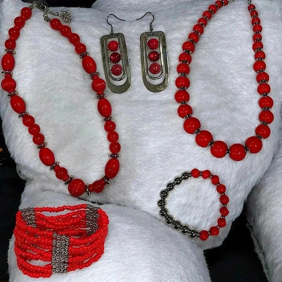Hand Crafted Jewelry - Red & silver beaded 5 piece jewelry set💎❤️💎